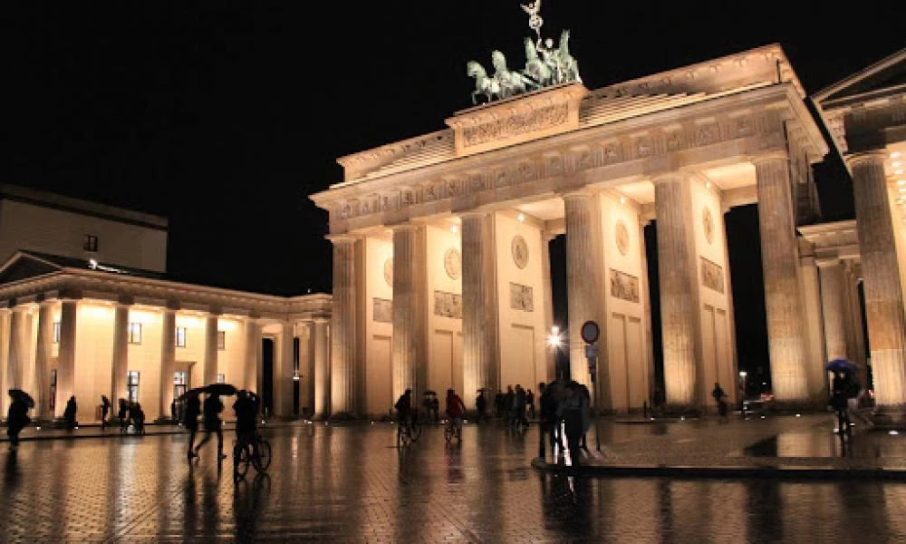 Συμμορίες Αράβων βιαστών κυνηγούν κοπέλες στους δρόμους του Βερολίνου